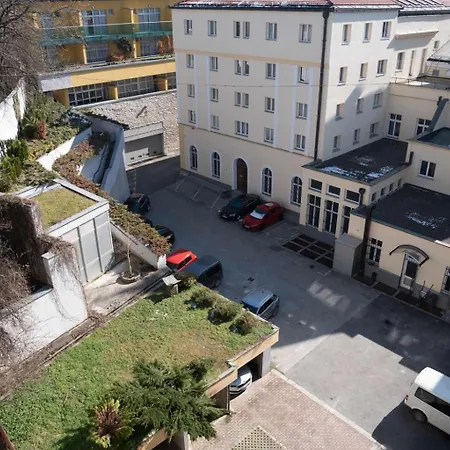Center Near The Cathedral - Giulia *